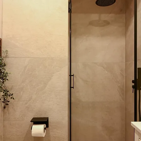The Signature By Solessa Urban Suite In Ladadika